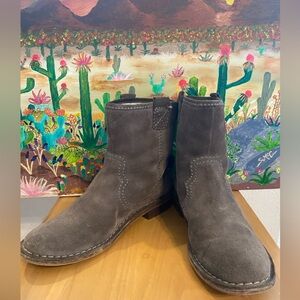 Clarks Somerset Brown Suede Ankle Booties,Fur Natural Lamb, US 9-9 1/2 EU39 1/2